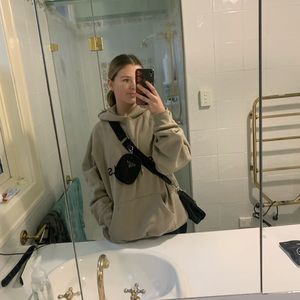 Meet your Posher, Ella